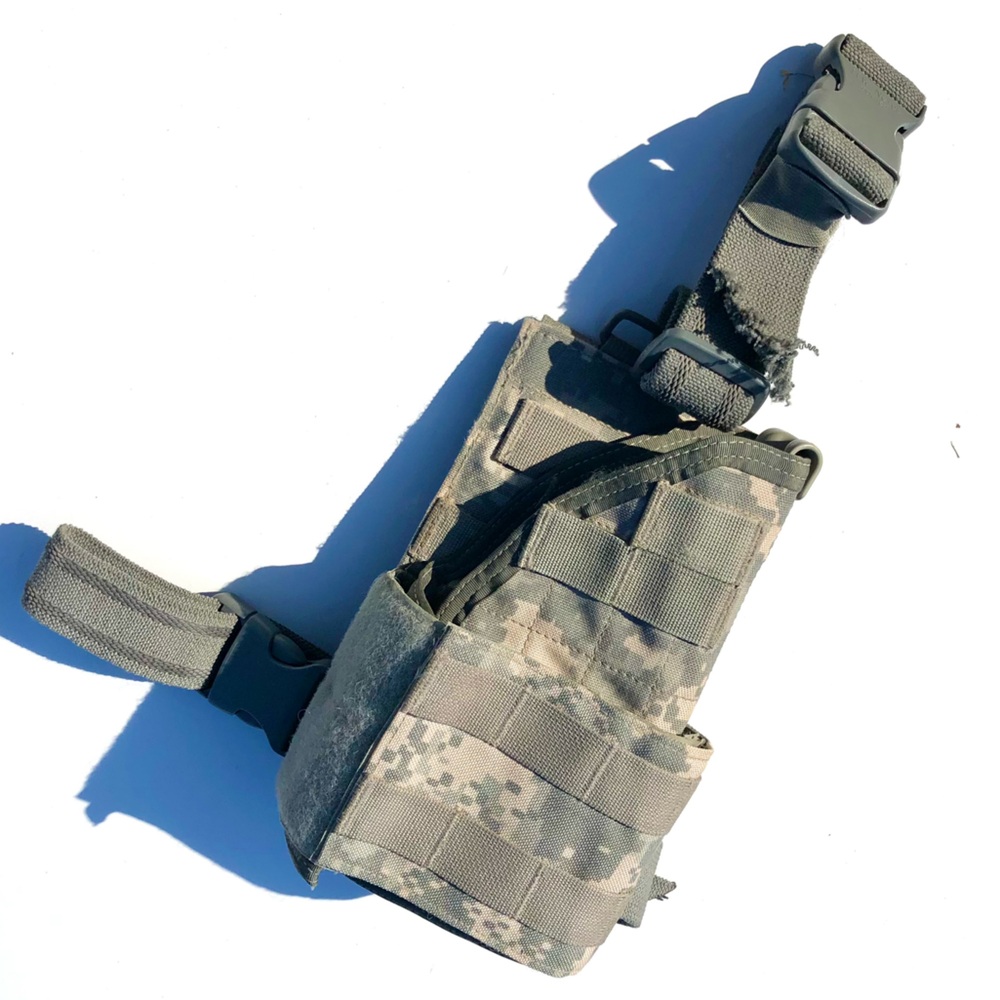UH-92F-MS-UCA Eagle
Industries Molle Universal 92F
Holster Nsn 1095-01-541-1514